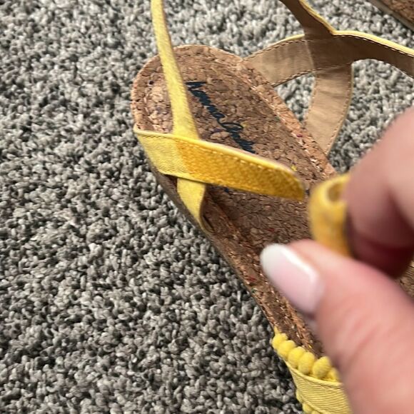 Hanna Andersson - Karena Yellow Cork Heel Sandals - 4 - Picture 3 of 8